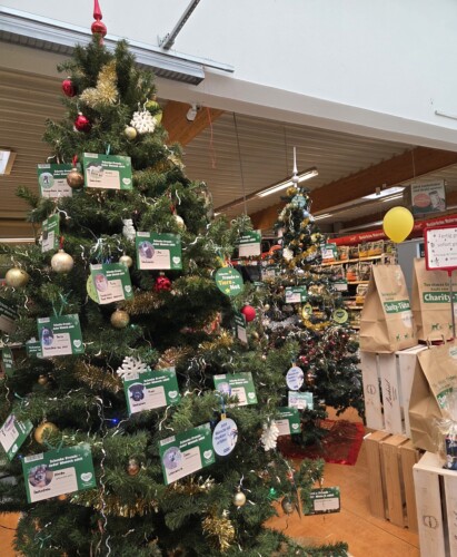 Weihnachtswunschbaum_aktion_2025_Fressnapf_16